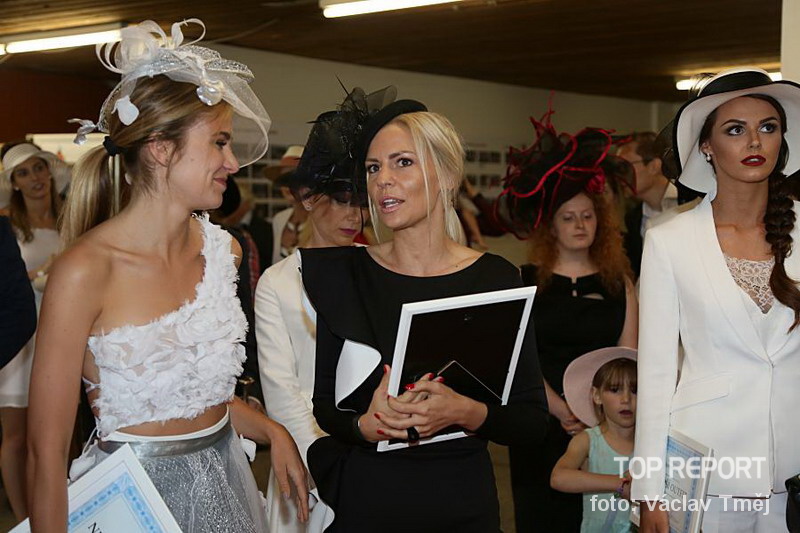 Andrea Bezděková a Aneta Chovanová zářily na letošním Ladies Day v Chuchli